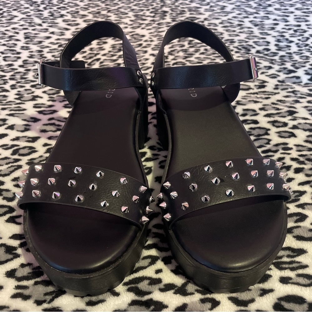 Studded Chunky Heel Sandal (WW)